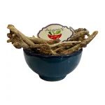 عکس ریشه کاسنی خشک تازه و تمیز در بسته‌بندی ۱۰۰ گرمی عطاری خرم شفا مناسب تهیه دمنوش و مصارف درمانی